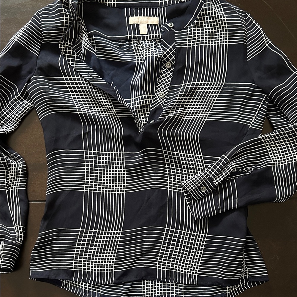 Banana Republic Navy and White Plaid Long-Sleeve Blouse
